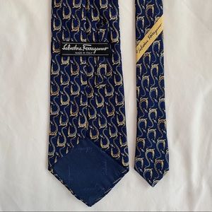 SALVATORE FERRAGAMO TIE - 100% SILK